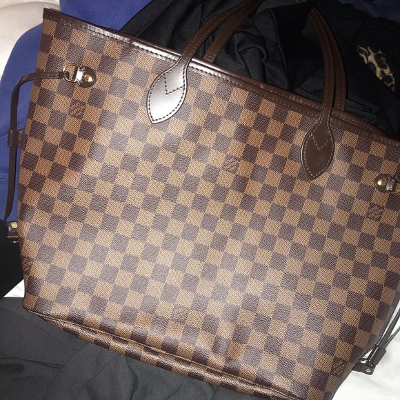 Louis Vuitton Handbags - Louis Vuitton neverfull MM